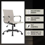 Chaise de bureau LeisureMod Harris noire en similicuir nervuré - Base pivotante en fer noir mat - Siège de conférence et de bureau moderne