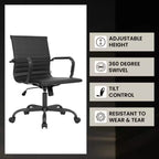 Chaise de bureau LeisureMod Harris noire en similicuir nervuré - Base pivotante en fer noir mat - Siège de conférence et de bureau moderne