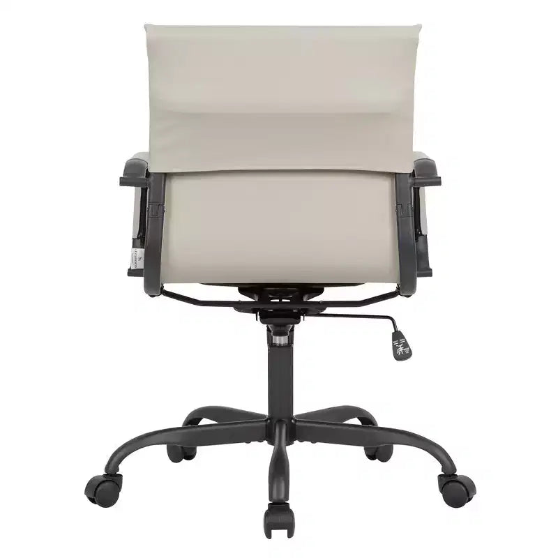 Chaise de bureau LeisureMod Harris noire en similicuir nervuré - Base pivotante en fer noir mat - Siège de conférence et de bureau moderne