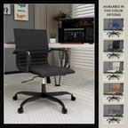 Chaise de bureau LeisureMod Harris noire en similicuir nervuré - Base pivotante en fer noir mat - Siège de conférence et de bureau moderne