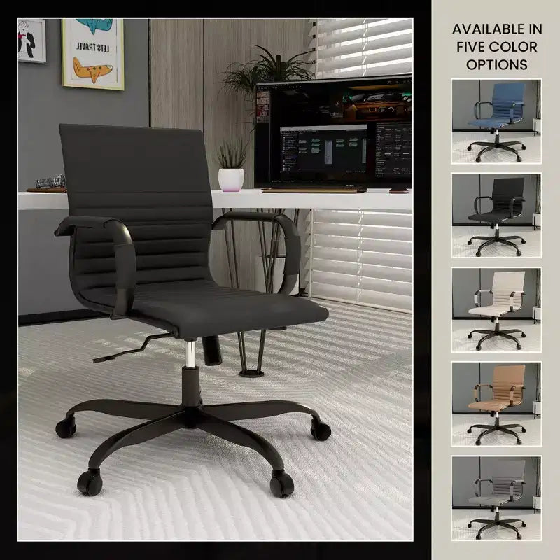 Chaise de bureau LeisureMod Harris noire en similicuir nervuré - Base pivotante en fer noir mat - Siège de conférence et de bureau moderne