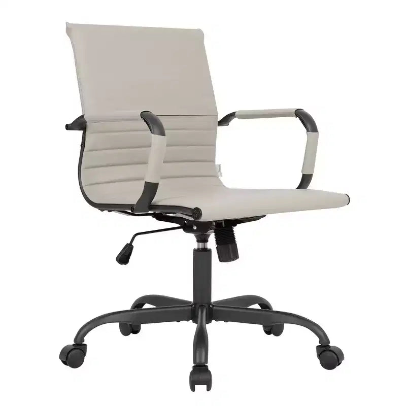 Chaise de bureau LeisureMod Harris noire en similicuir nervuré - Base pivotante en fer noir mat - Siège de conférence et de bureau moderne