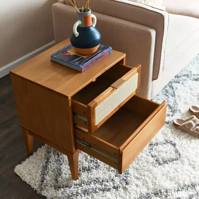 Table de chevet Storied Home Crawford en bois massif avec 2 tiroirs de rangement