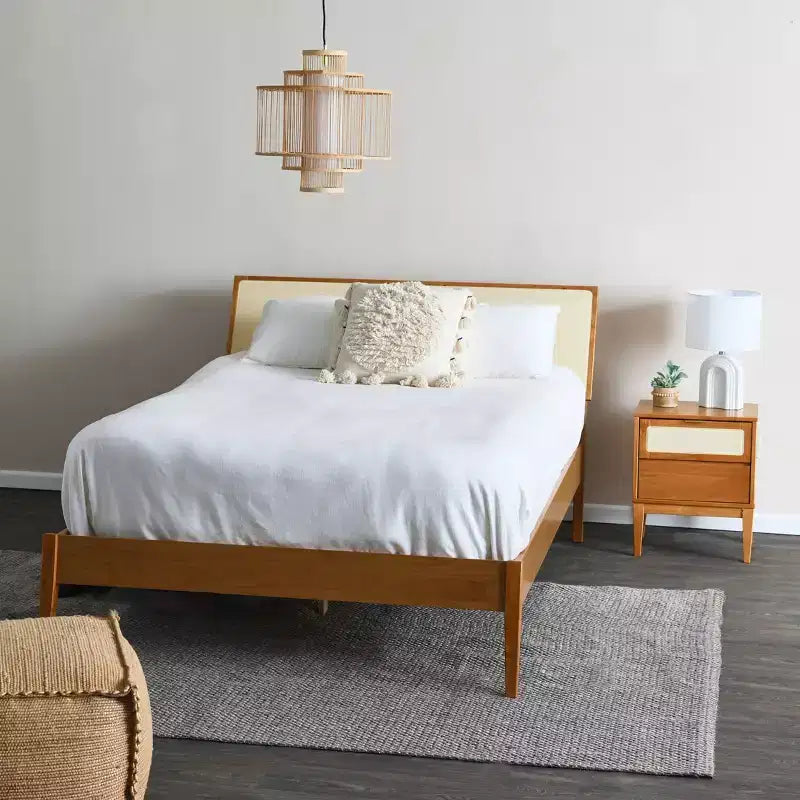 Table de chevet Storied Home Crawford en bois massif avec 2 tiroirs de rangement