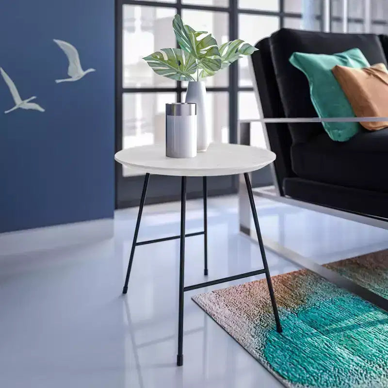 Table d'appoint ronde LeisureMod Rossmore en placage de bois - Cadre en acier noir
