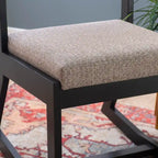 Fauteuil d'appoint Clyde en bois massif noir, piètement luge