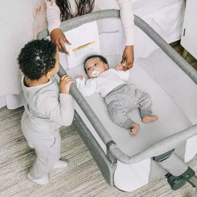 Baby Delight Beside Me Dreamer Moïse et lit de chevet