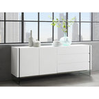 Buffet IL VETRO en laque blanche haute brillance avec verre transparent.