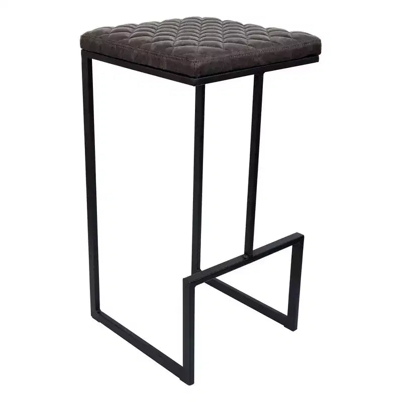 LeisureMod Quincy Tabouret de bar moderne en cuir matelassé, cadre en métal noir, hauteur comptoir pour îlot de cuisine et sièges de comptoir, lot de 2