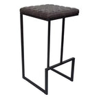 LeisureMod Quincy Tabouret de bar moderne en cuir matelassé, cadre en métal noir, hauteur comptoir pour îlot de cuisine et sièges de comptoir, lot de 2