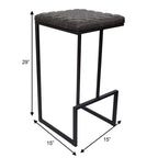 LeisureMod Quincy Tabouret de bar moderne en cuir matelassé, cadre en métal noir, hauteur comptoir pour îlot de cuisine et sièges de comptoir, lot de 2
