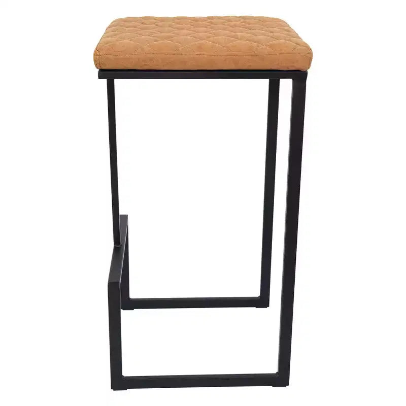 LeisureMod Quincy Tabouret de bar moderne en cuir matelassé, cadre en métal noir, hauteur comptoir pour îlot de cuisine et sièges de comptoir, lot de 2
