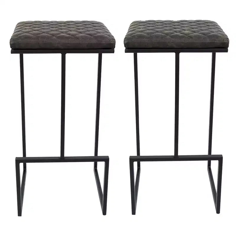 LeisureMod Quincy Tabouret de bar moderne en cuir matelassé, cadre en métal noir, hauteur comptoir pour îlot de cuisine et sièges de comptoir, lot de 2