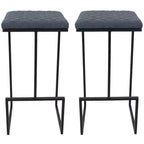 LeisureMod Quincy Tabouret de bar moderne en cuir matelassé, cadre en métal noir, hauteur comptoir pour îlot de cuisine et sièges de comptoir, lot de 2