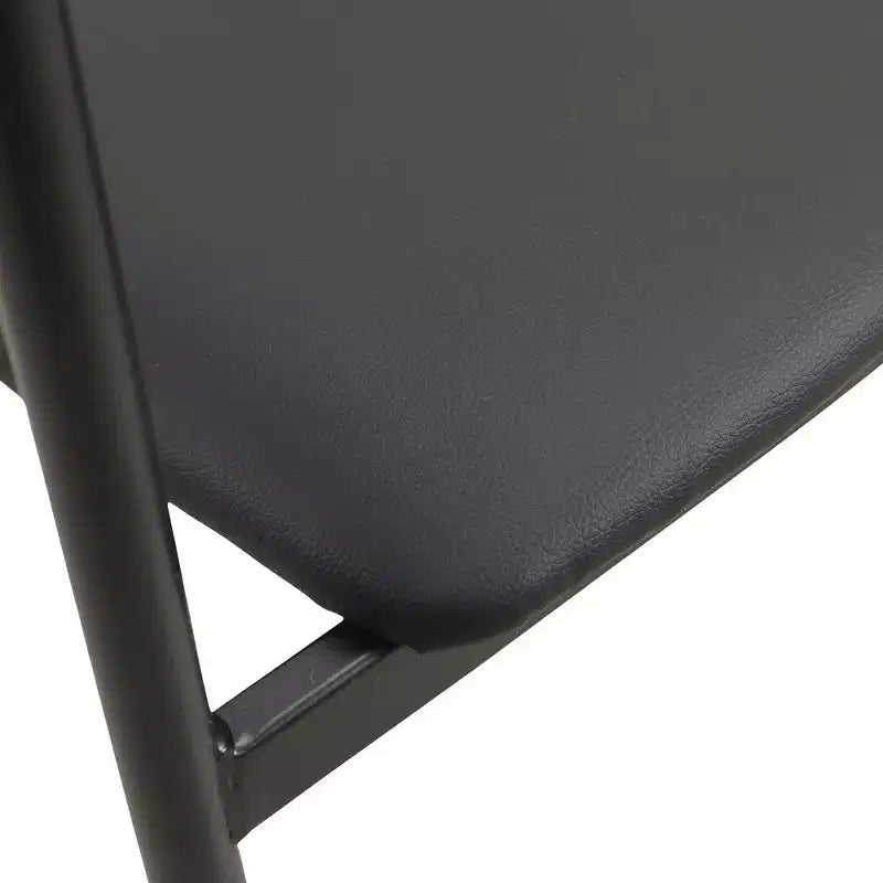 Lot de 2 chaises de salle à manger modernes Kora LeisureMod en similicuir rembourré avec pieds en acier, confortables et élégantes pour salles à manger et cuisines