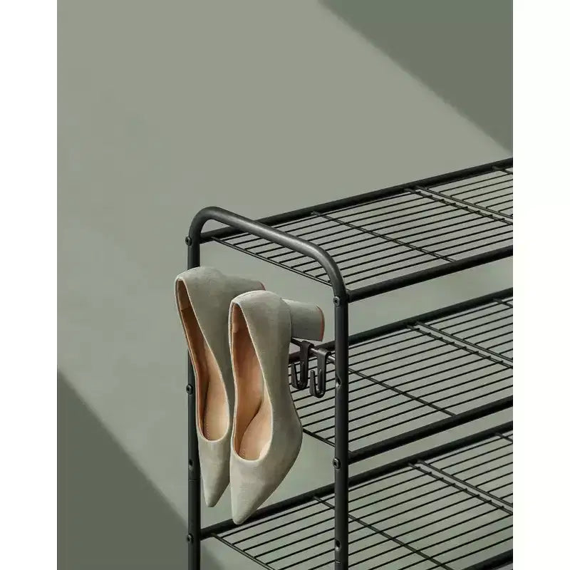 SONGMICS Étagère à Chaussures, Organisateur de Chaussures à 3 Niveaux, Rangement pour Chaussures en Métal avec 4 Crochets Latéraux, Peut Contenir 18 Paires de Chaussures, Étagère à Chaussures Réglable en Hauteur, Noir Encre
