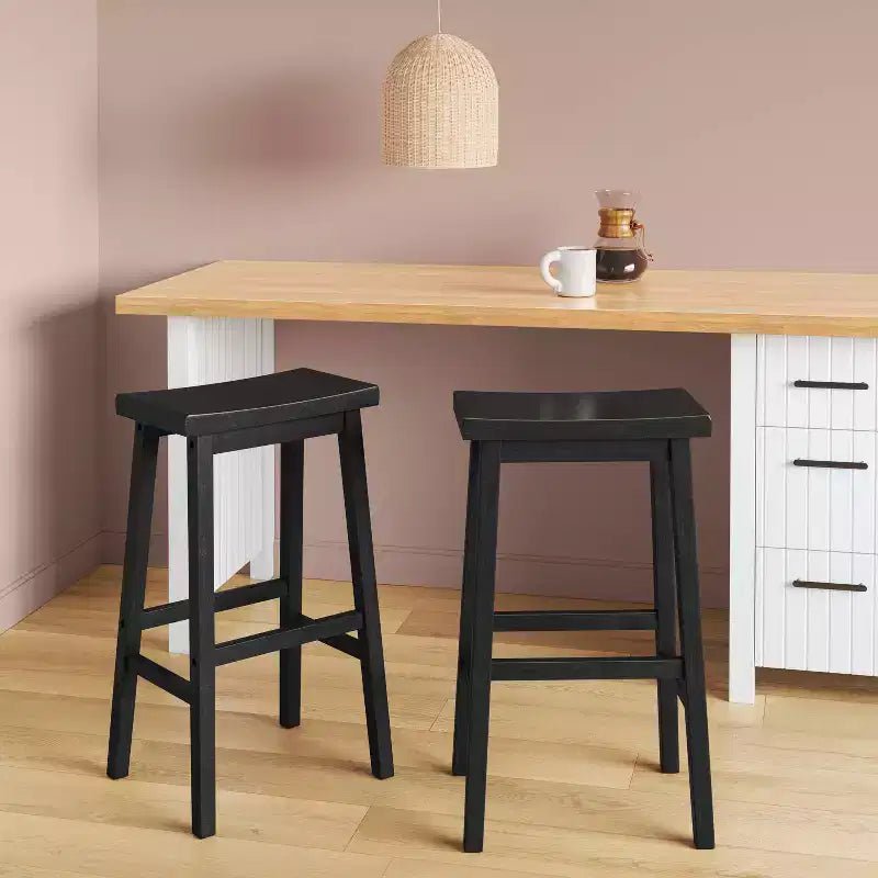 Lot de 2 tabourets de bar sans dossier en bois massif Saddle 73,6 cm - Room Essentials