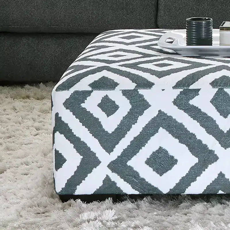 MAISON : Intérieur et Extérieur – Pouf carré rembourré Telven 41 po